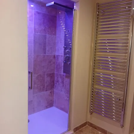 L' Ambrifany 3* Quelmes